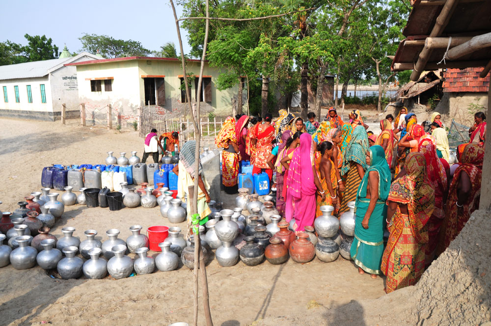 Water Crisis: Women queuing for drinking water